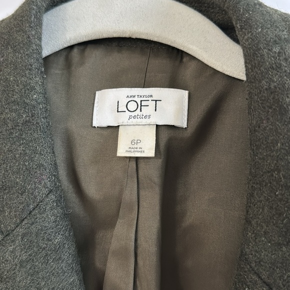 Blazer - Picture 3 of 5